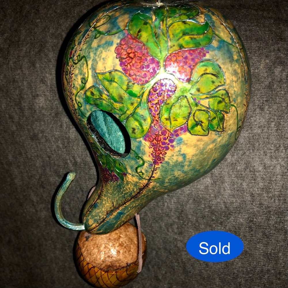 ❣️ CREATIVE IDEA for Gourds that DON’T SIT ❣️
Make a HOT AIR BALLOON BIRDHOUSE - Picture 4 of 5